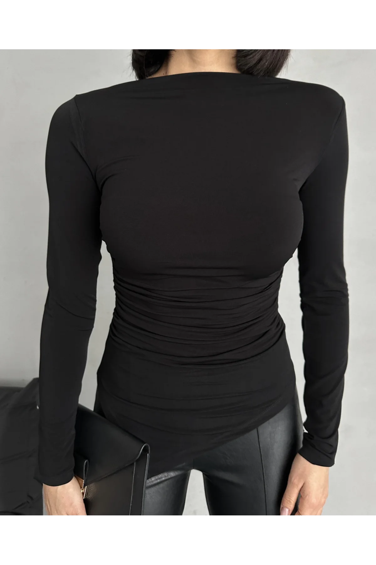 Siyah Zr Model Asimetrik Kesim Drapeli Büzgülü Candy Body Bluz