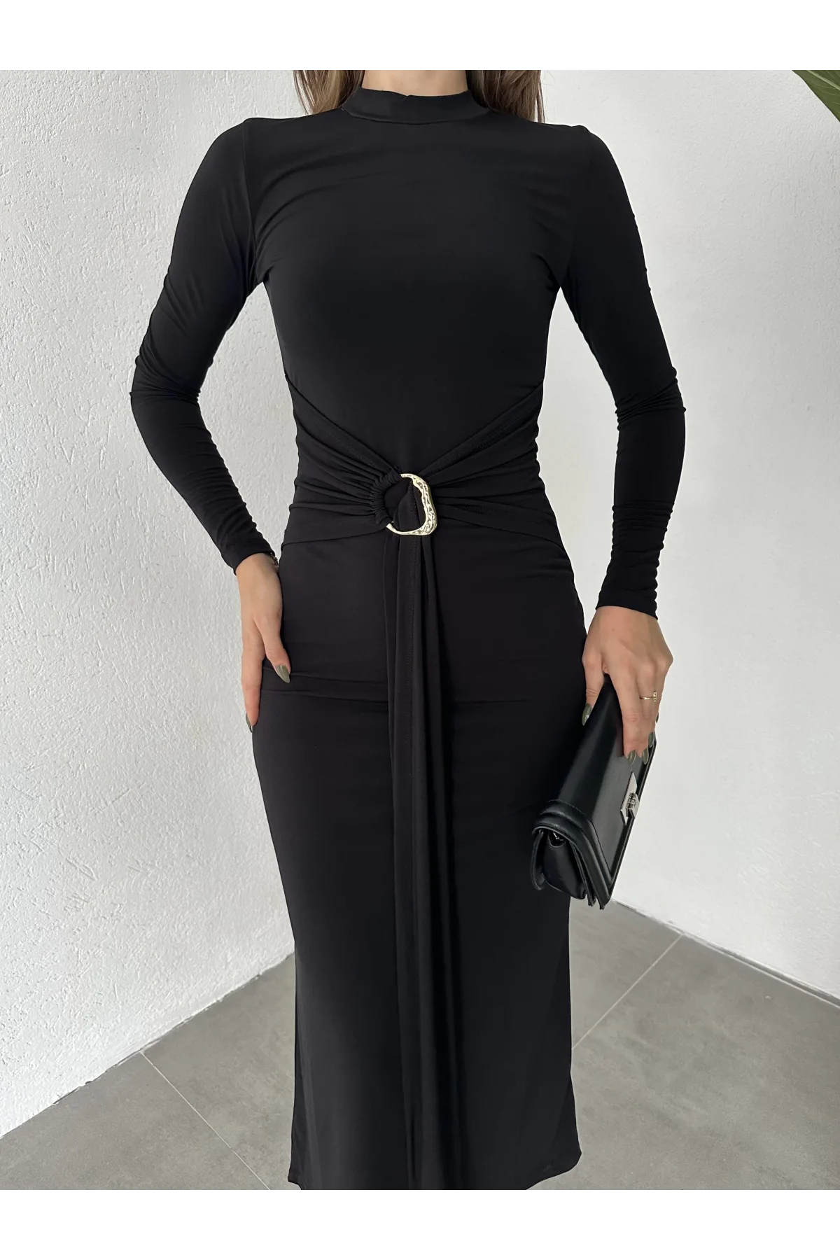 Siyah Zr Model Bisiklet Yaka Aksesuarlı Kuşaklı Midi Boy Candy Elbise
