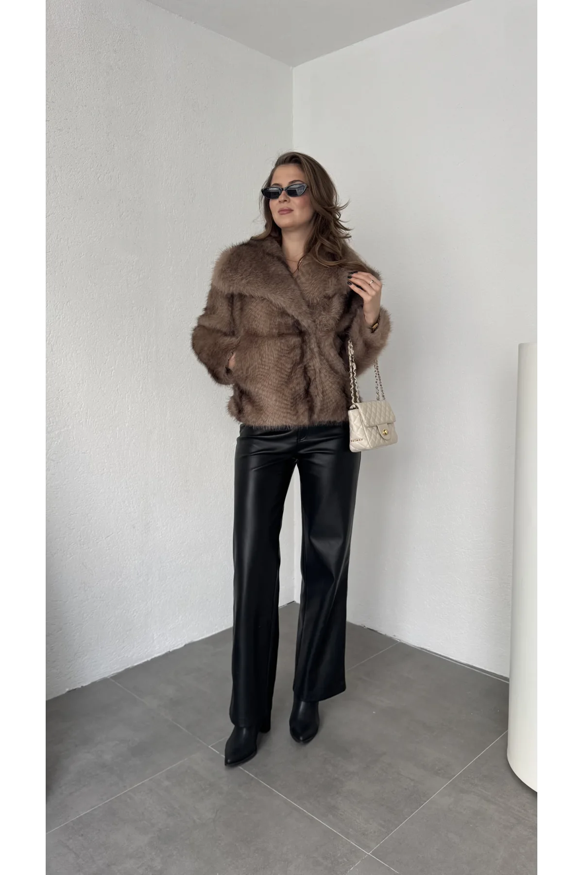 Sütlü Kahve Şal Yaka Jakarlı Çıt Çıtlı Cepli Geniş Kalıp Lolita Kürk