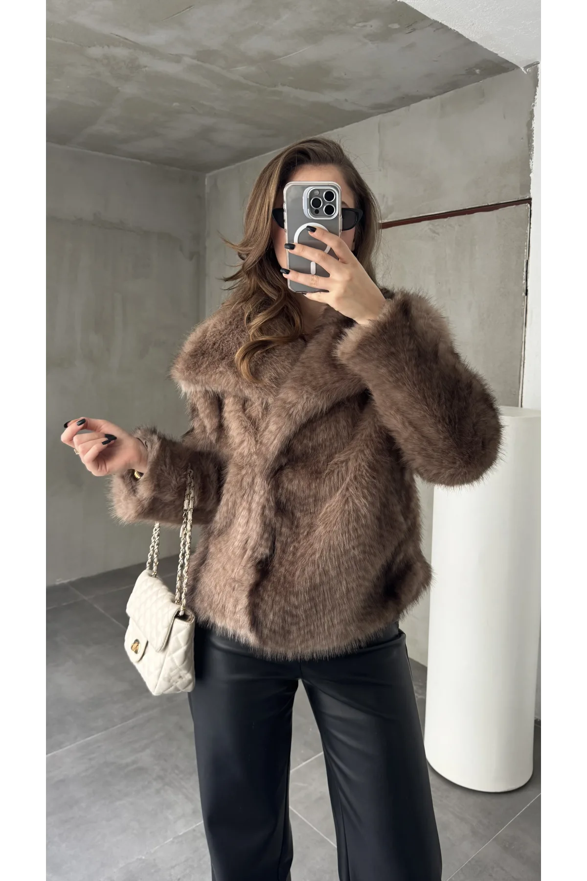 Sütlü Kahve Şal Yaka Jakarlı Çıt Çıtlı Cepli Geniş Kalıp Lolita Suni Kürk