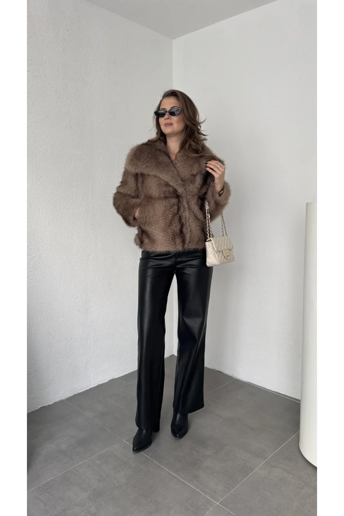 Sütlü Kahve Şal Yaka Jakarlı Çıt Çıtlı Cepli Geniş Kalıp Lolita Suni Kürk