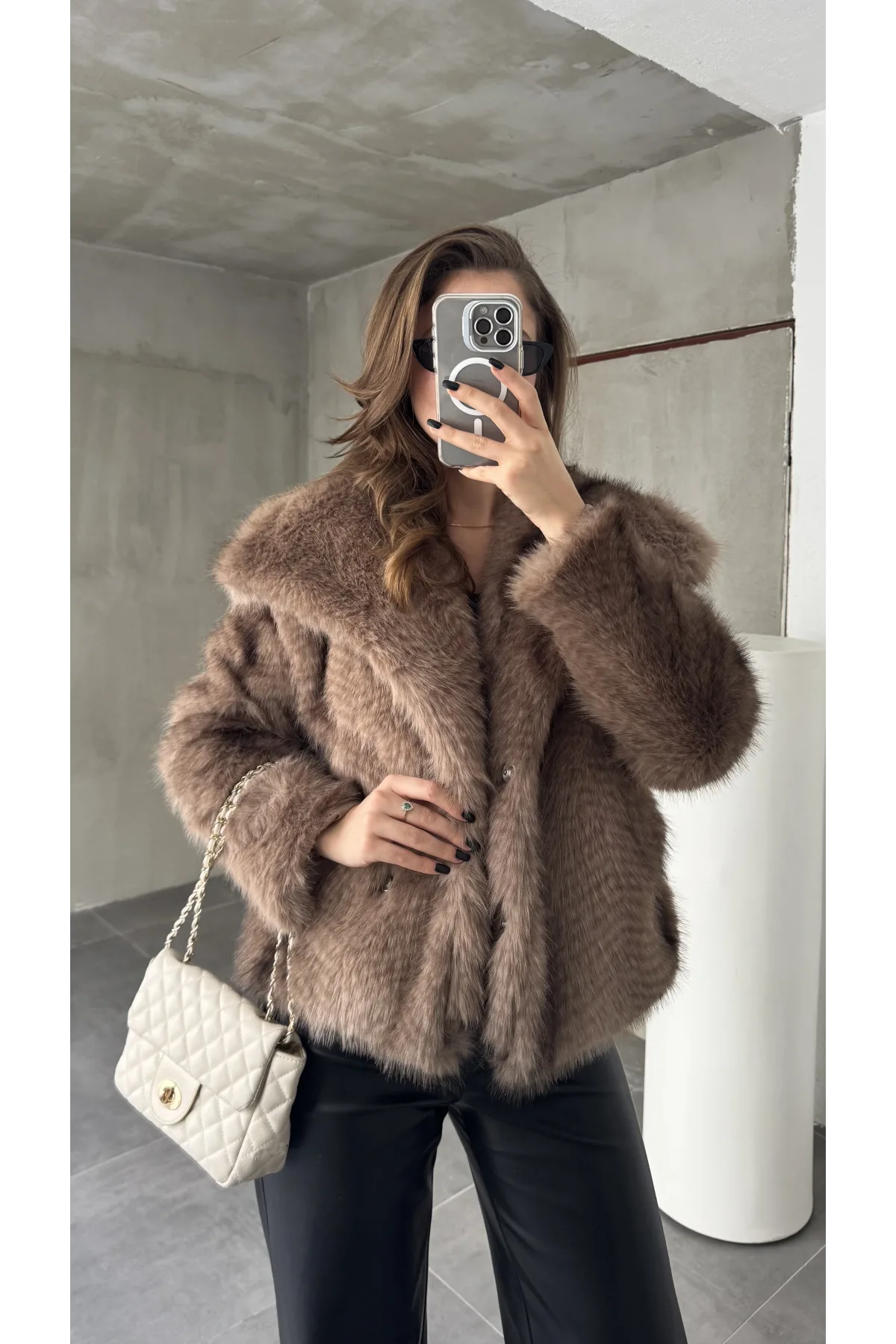 Sütlü Kahve Şal Yaka Jakarlı Çıt Çıtlı Cepli Geniş Kalıp Lolita Suni Kürk