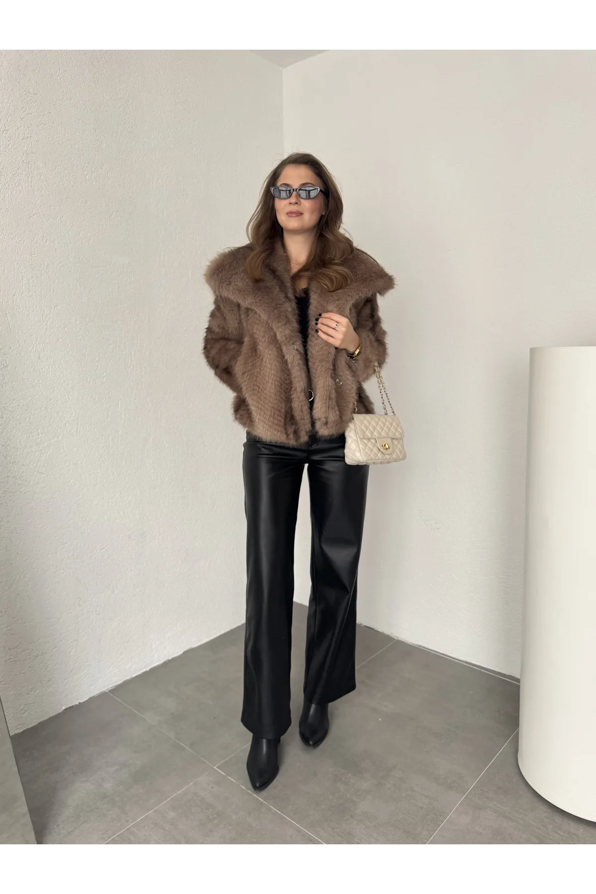 Sütlü Kahve Şal Yaka Jakarlı Çıt Çıtlı Cepli Geniş Kalıp Lolita Suni Kürk