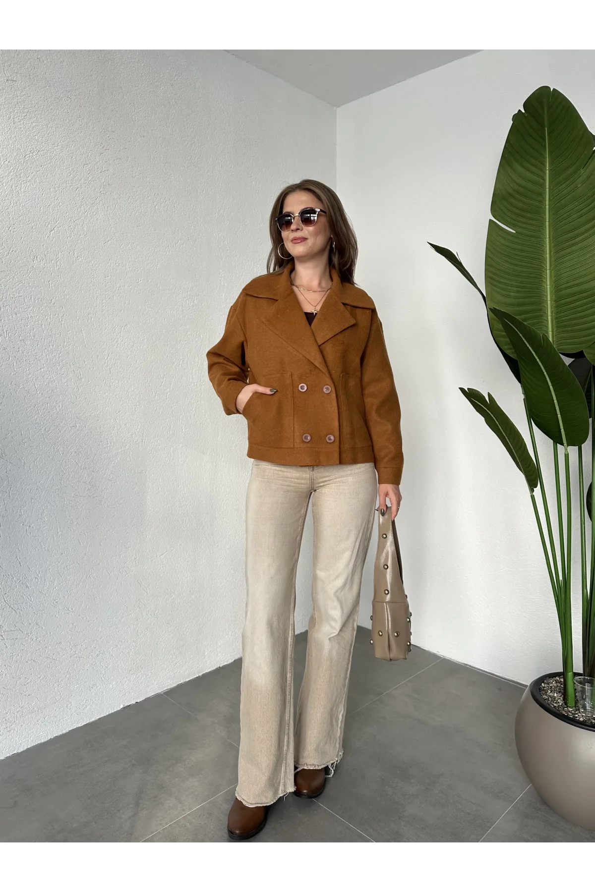 Taba Kısa Kruvaze Oversize Astarlı Cepli Kaşe Ceket Mont