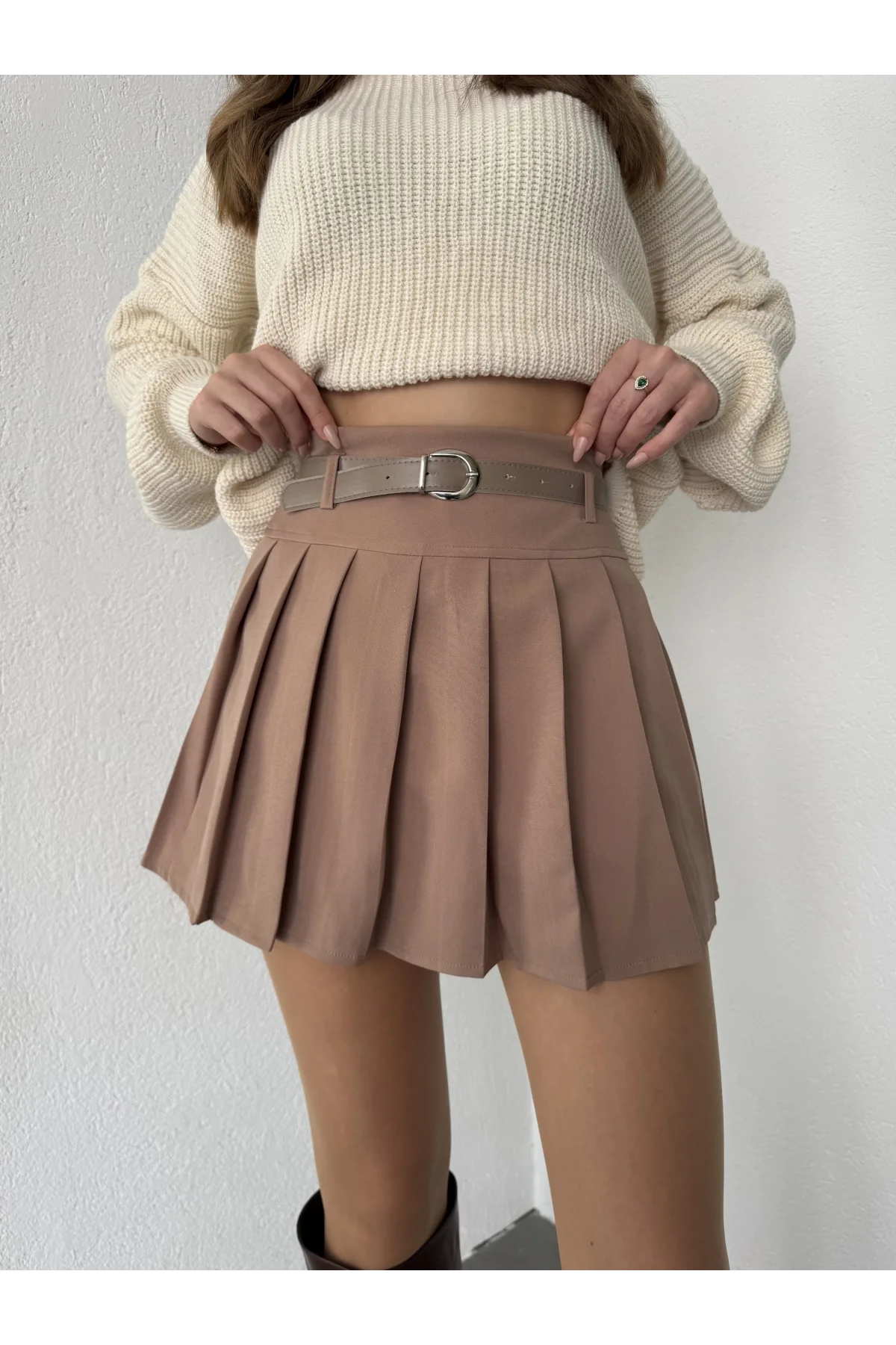 Vizon Astarlı Şortlu Kemerli Pileli Kışlık Mini Etek