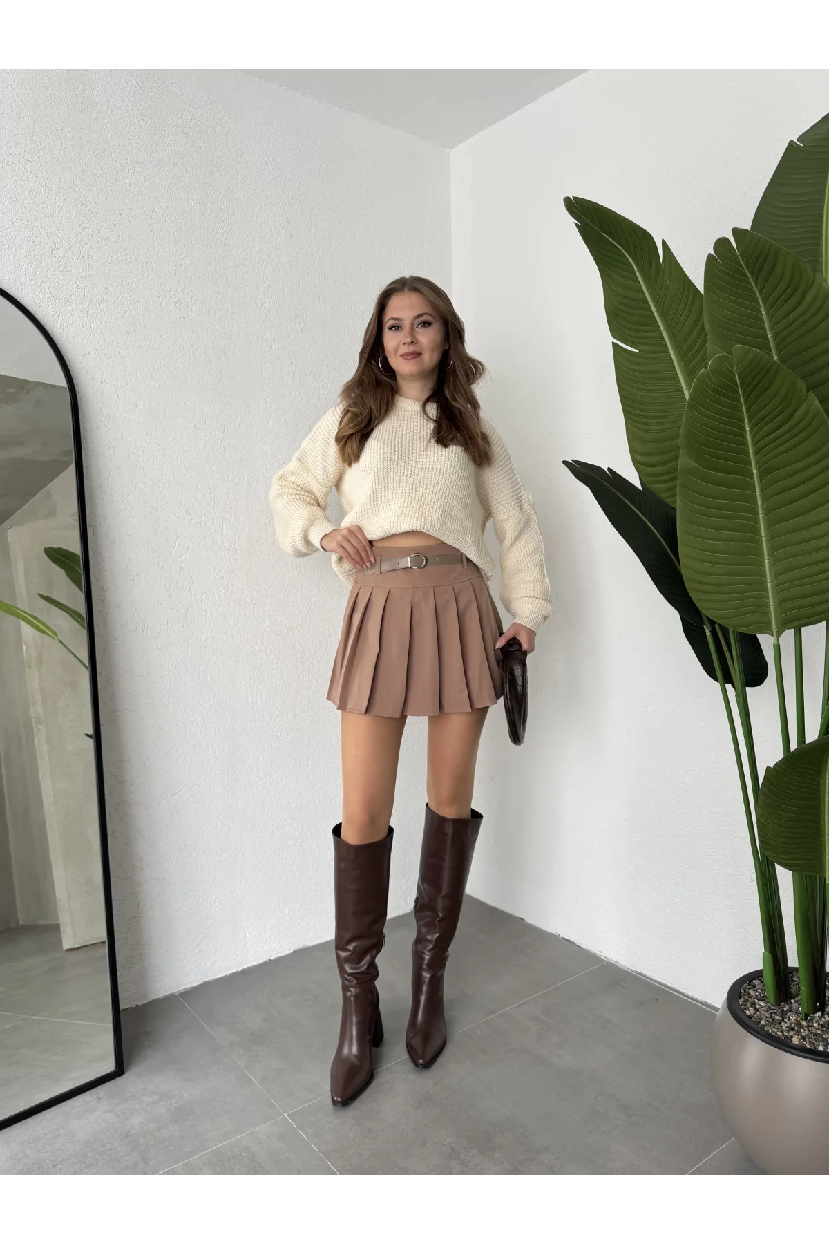 Vizon Astarlı Şortlu Kemerli Pileli Kışlık Mini Etek