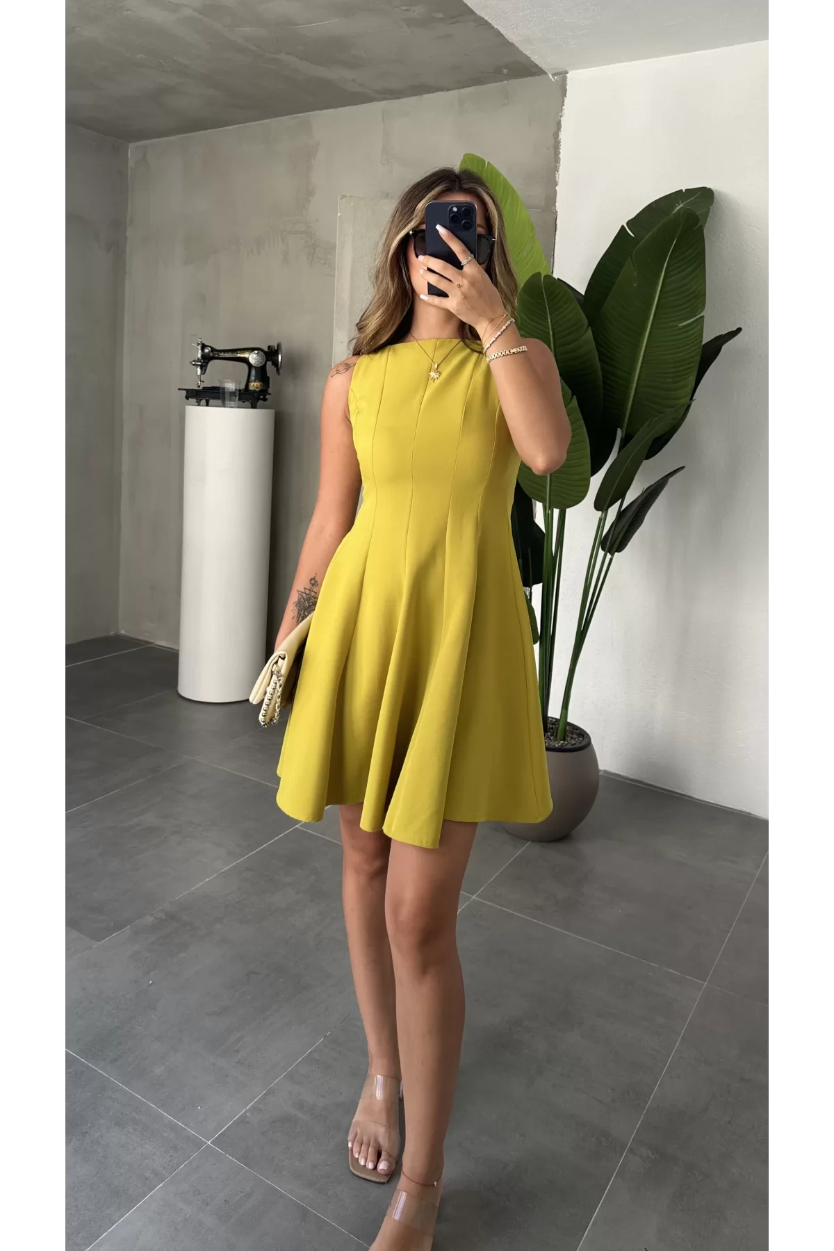 Yağ Yeşili Sıfır Kol Volanlı Kloş Mini Elbise