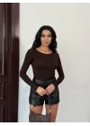 Kadın Açık Yaka Uzun Kollu Basic Body Bluz Kahverengi