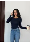 Kadın Açık Yaka Uzun Kollu Basic Body Bluz Lacivert