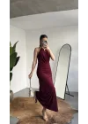 Kadın Bordo Halter Yaka Gold Aksesuarlı Maxi Uzun Boy Abiye Elbise Drapeli Sırt Dekolteli