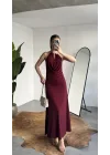 Kadın Bordo Halter Yaka Gold Aksesuarlı Maxi Uzun Boy Abiye Elbise Drapeli Sırt Dekolteli