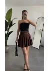 Kahverengi Astarlı Şortlu Kemerli Pileli Mini Etek