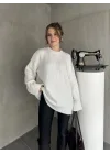 Beyaz Bisiklet Yaka Tam Salaş Oversize Uzun Triko Kazak