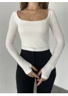 Beyaz Kare Yaka Parmak Geçirmeli Uzun Kol Candy Body Bluz