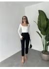 Beyaz Kare Yaka Parmak Geçirmeli Uzun Kol Candy Body Bluz