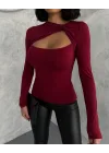 Bordo Burgu Detaylı Dekolteli Parmak Geçirmeli Body Bluz