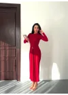 Kadın Kırmızı Bisiklet Yaka Gold Aksesuarlı Kuşaklı Uzun Boy Vucudu Saran Elbise