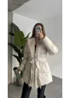 Kadın Krem Kırık Beyaz Kemerli Kürk Yaka Şişme Mont Krem Kışlık