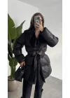 Kadın Siyah Kemerli Kürk Yaka Şişme Mont Krem Kışlık