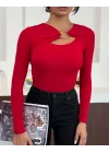 Kırmızı Gold Aksesuarlı Göğüs Dekolteli Uzun Kollu Candy Body Bluz
