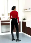 Kırmızı Gold Aksesuarlı Göğüs Dekolteli Uzun Kollu Candy Body Bluz