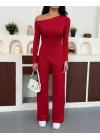 Kırmızı Kayık Yaka Asimetrit Kesim Bluz İspanyol Paça Pantolon İkili Takım
