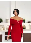 Kırmızı Madonna Yaka Gold Aksesuarlı Uzun Kollu Vucudu Saran Uzun Midi Boy Elbise
