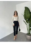 Krem Kare Yaka Parmak Geçirmeli Uzun Kol Candy Body Bluz