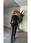 Lacivert Tek Omuz Kayık Yaka Büzgülü Parmak Geçirmeli Body Bluz