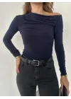 Lacivert Tek Omuz Kayık Yaka Büzgülü Parmak Geçirmeli Body Bluz