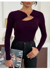 Mor Gold Aksesuarlı Göğüs Dekolteli Uzun Kollu Candy Body Bluz