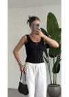 Siyah Dokulu Atlet Bluz – Sırt Dekolteli Esnek Fit Yazlık Kadın Bluz