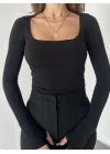Siyah Kare Yaka Parmak Geçirmeli Uzun Kol Candy Body Bluz