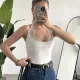 Kadın Beyaz Dantel Detaylı Askılı ZR Bodysuit – İnce Askı, V Yaka, Şık & Günlük Bluz