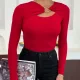 Kırmızı Gold Aksesuarlı Göğüs Dekolteli Uzun Kollu Candy Body Bluz