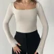 Krem Kare Yaka Parmak Geçirmeli Uzun Kol Candy Body Bluz