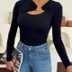 Lacivert Gold Aksesuarlı Göğüs Dekolteli Uzun Kollu Candy Body Bluz