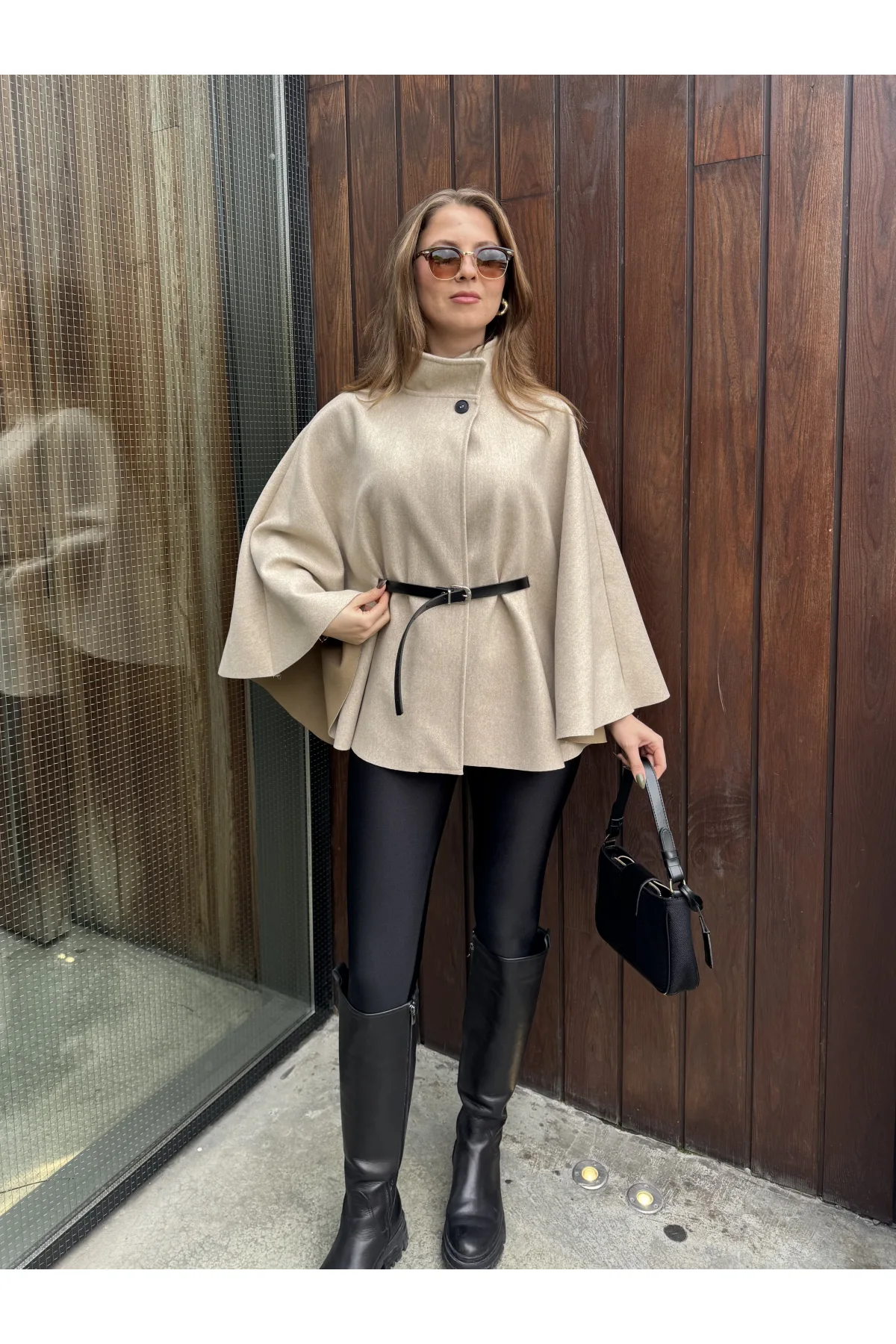 Krem Kemerli Dik Yaka Düğmeli Kaşe Pelerin Panço