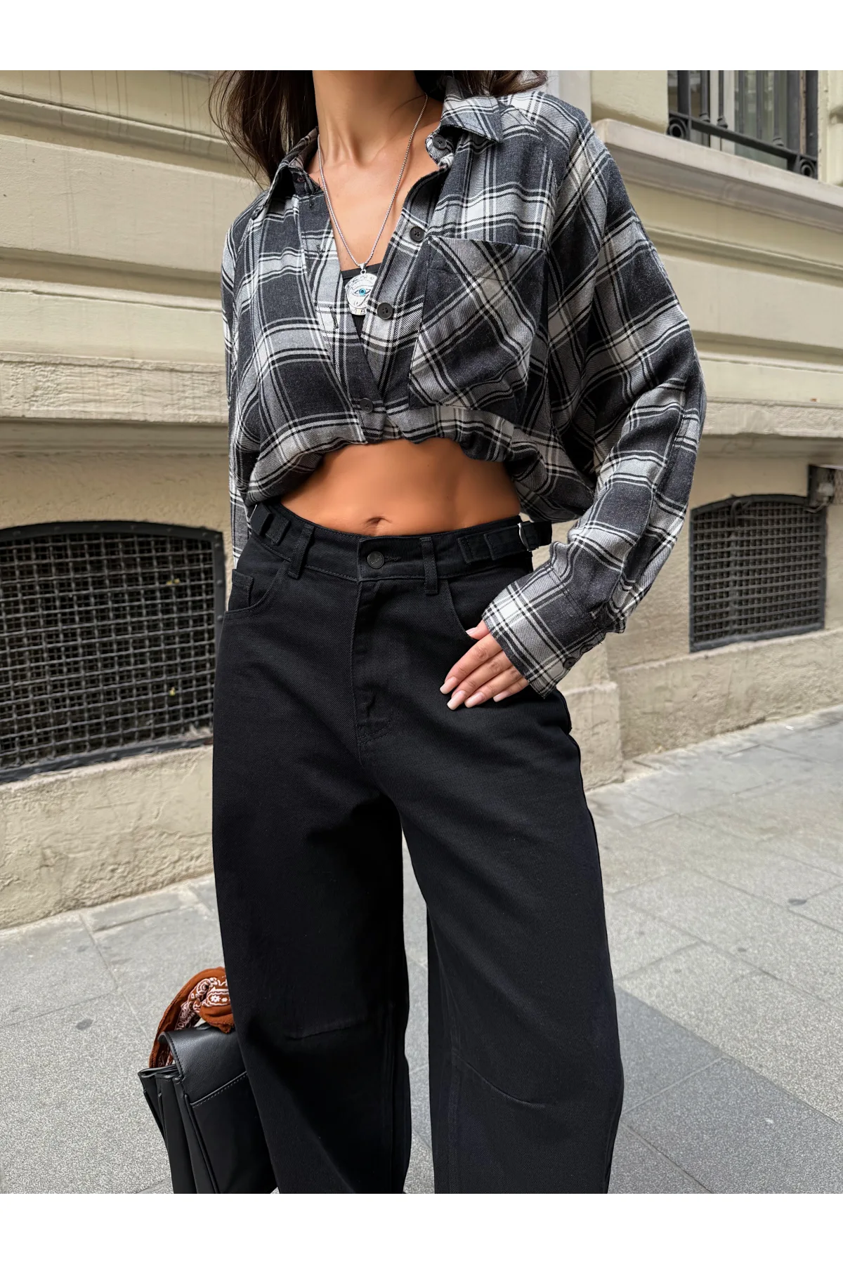 Siyah Kemerinde Tokalı Yıkamalı Baggy Geniş Paça Yüksek Bel Oturtmalı Jean Kot Pantolon