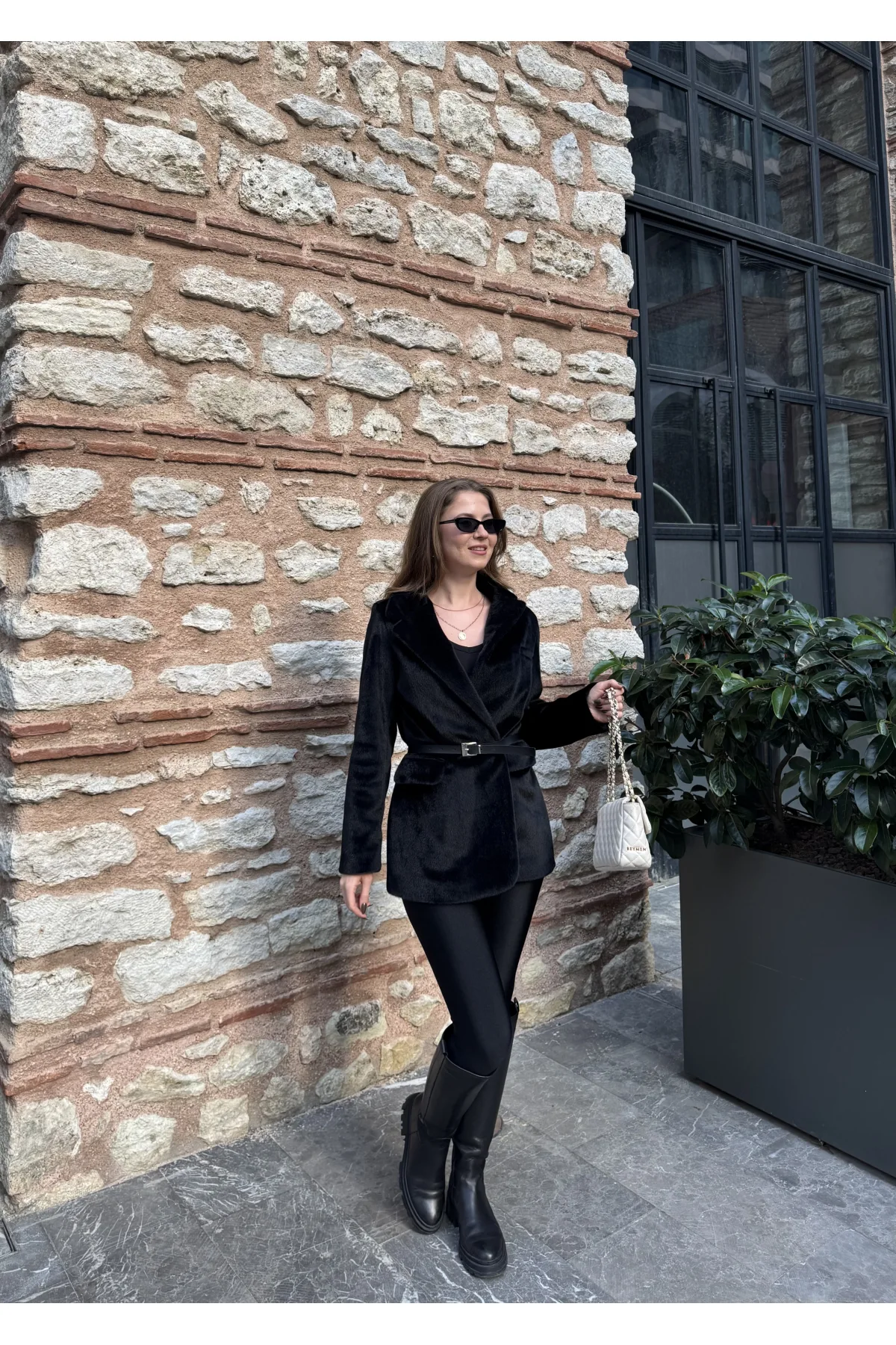 Siyah Tay Tüylü Kemerli Kürk Fox Ceket