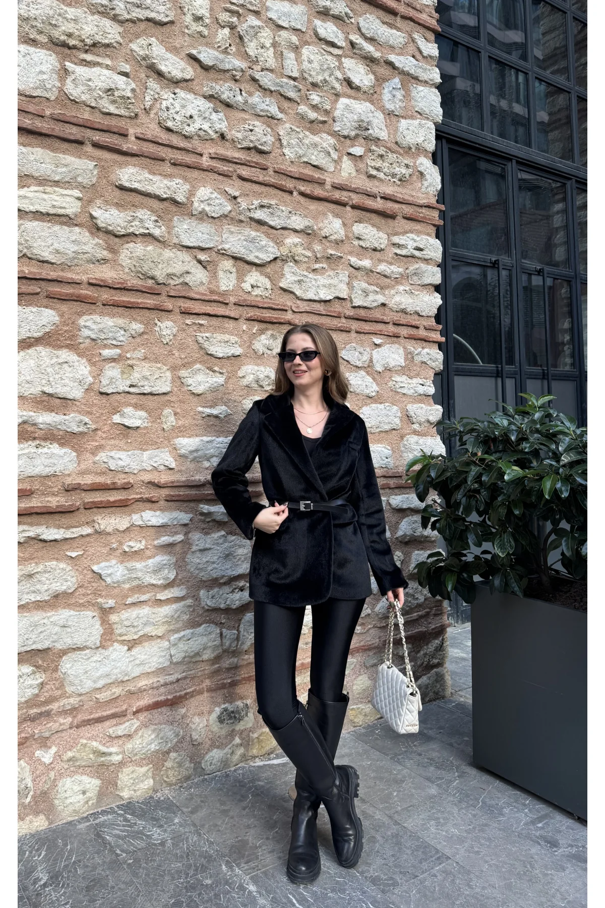 Siyah Tay Tüylü Kemerli Kürk Fox Ceket