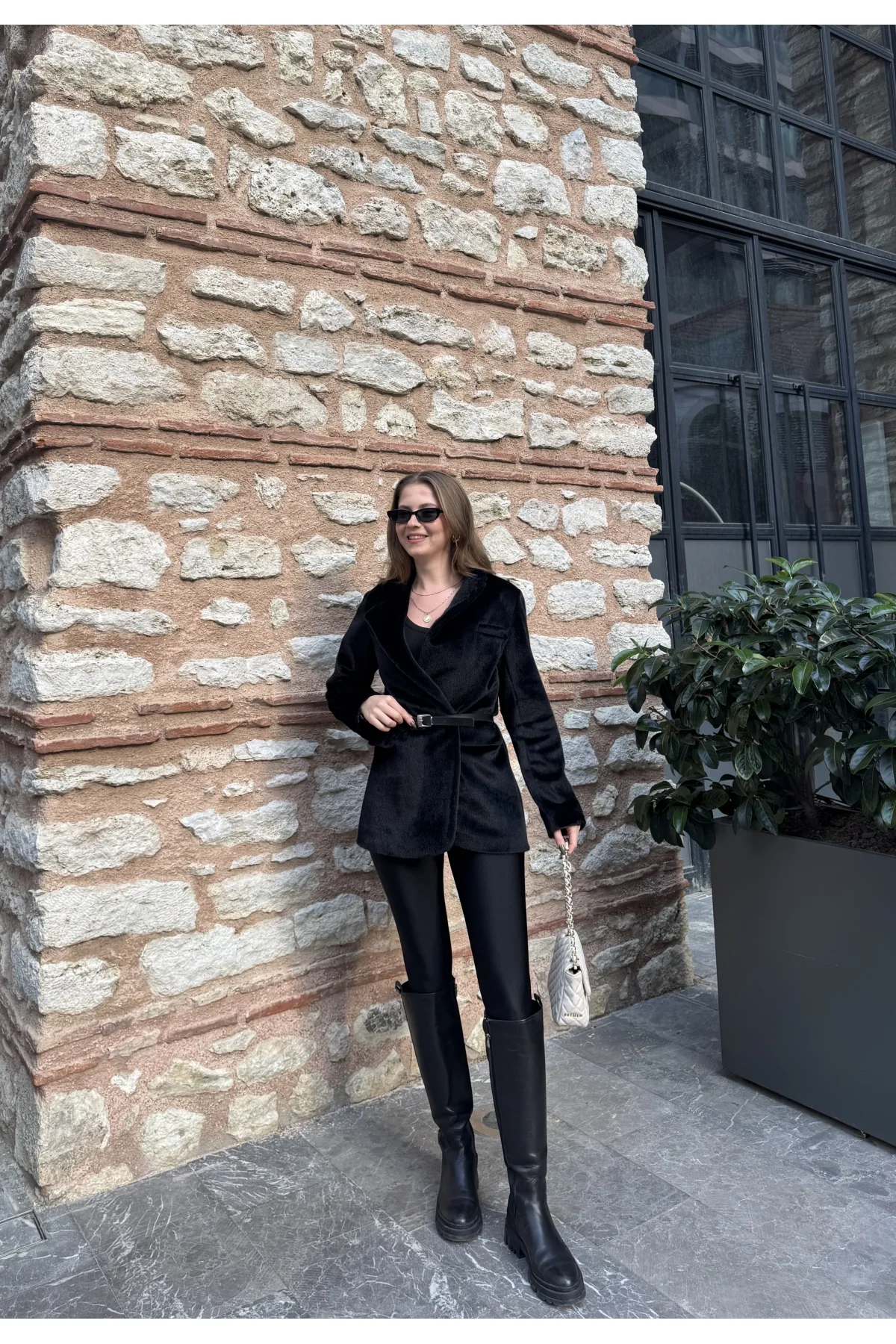 Siyah Tay Tüylü Kemerli Kürk Fox Ceket