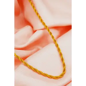 Sarı Renkte Ip Kolye