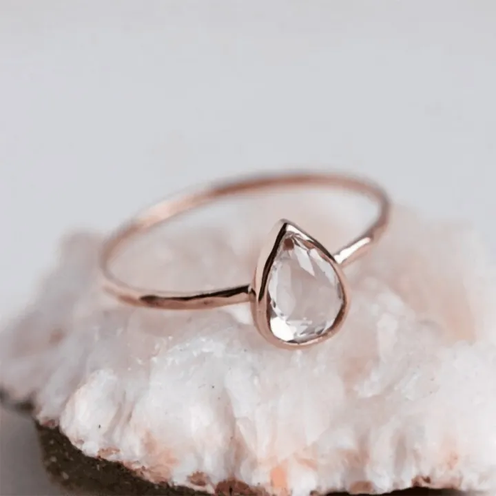 14 Ayar Altın Damla Taş Yüzük