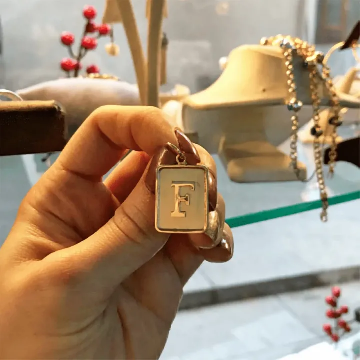 Dikdörtgen Plaka Harf Kolye