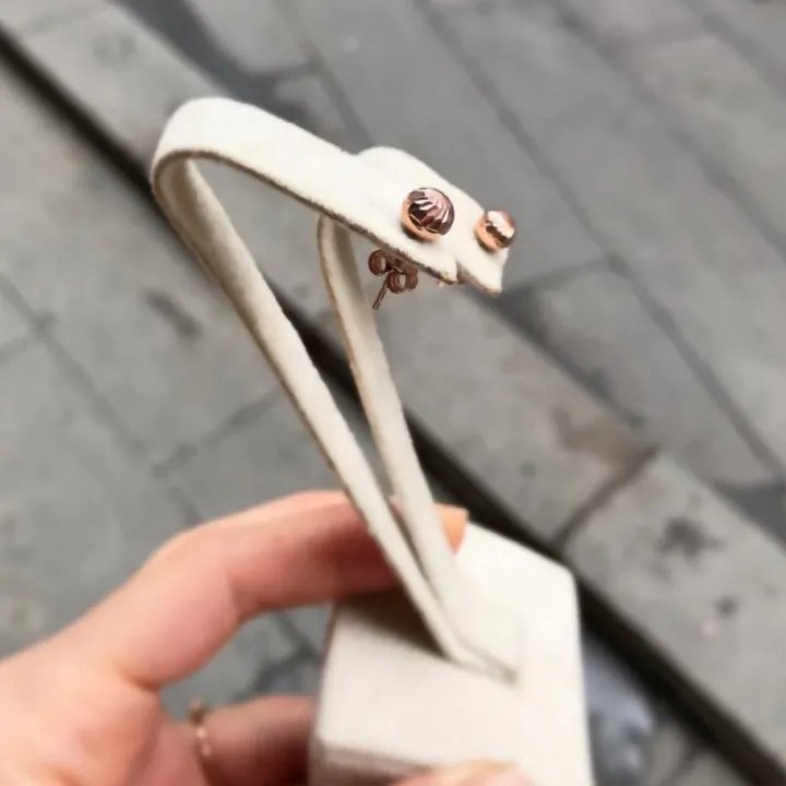 Kalem İşlemeli Top Küpe - 5mm