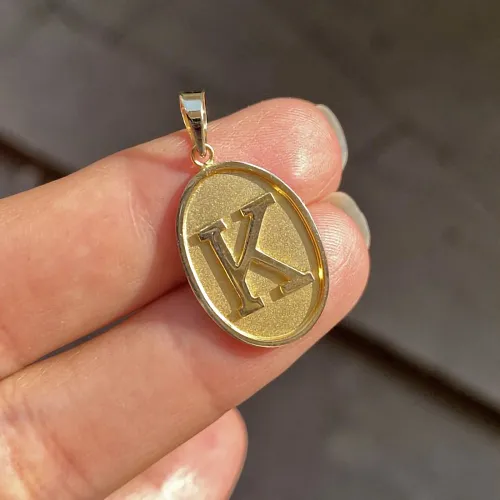 14 Ayar Altın Oval Plaka Harf Kolye Ucu