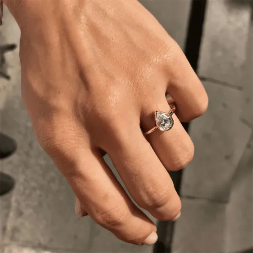 14 Ayar Altın Damla Taş Yüzük