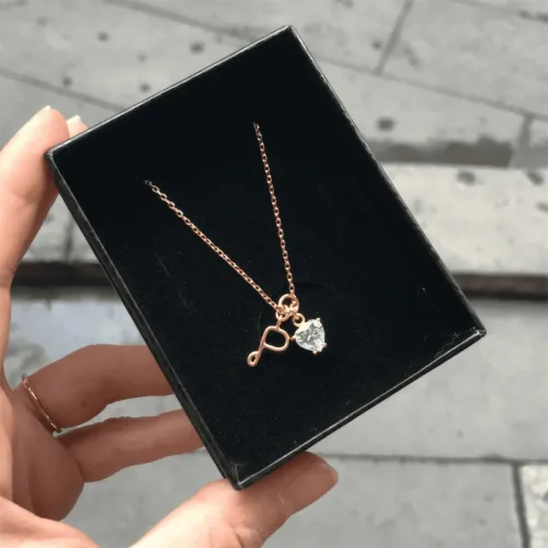 14 Ayar Altın Tel Kıvırma Kalpli Taş Harf Kolye - 1 Harf