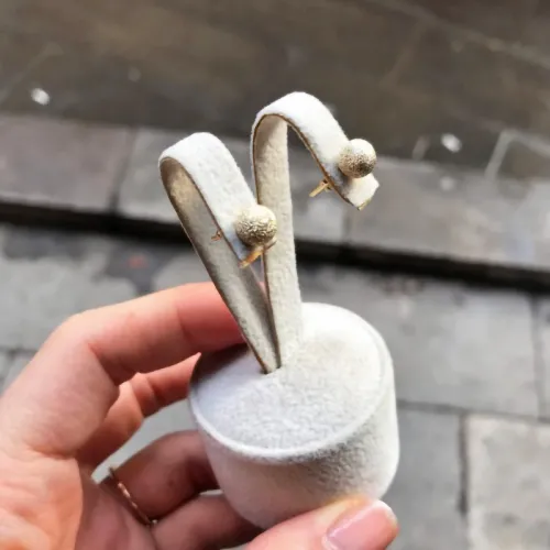 Kum İşlemeli Top Küpe - 6mm